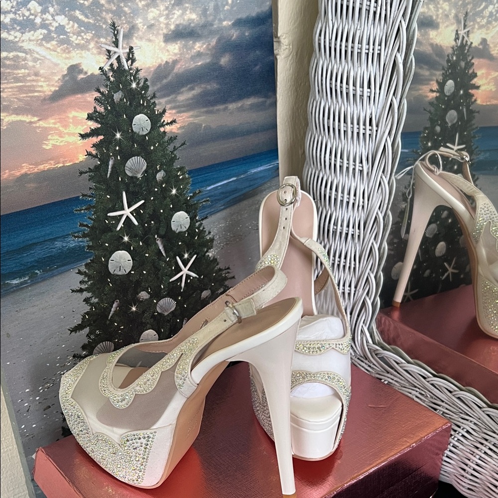 Elegant White Platform Heels. Wedding Women Shoes 5 US EU 35 - Picture 1 of 6